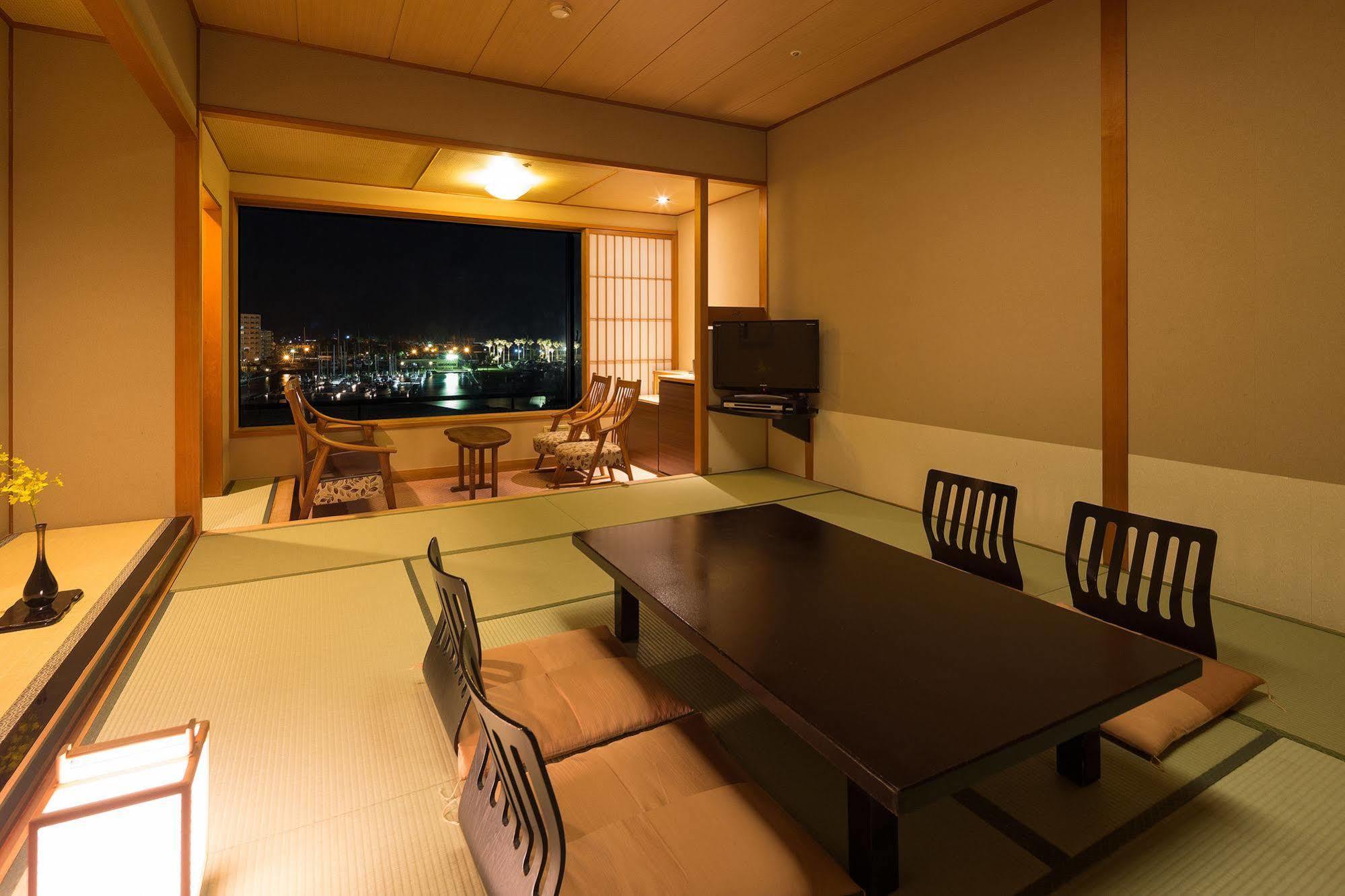 Awaji Yumesenkei Hotel Sumoto Exterior photo